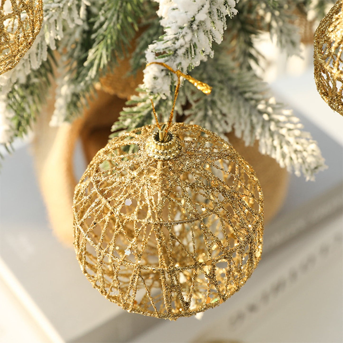 CELNNCOE Christmas Ball Ornaments, Xmas Tree Decorations Hanging Balls, Unbreakable Plastic Holiday Ornament Set for Christmas Tree Decor£¬1PCS