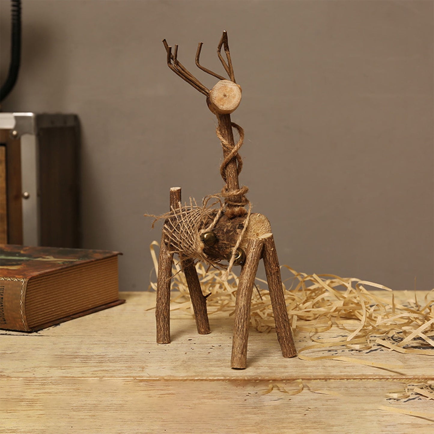 Handcrafted Wooden Reindeer Figurine Wooden Deer Ornaments, For Holding Jewelry And Decoration - Brown Mini Desktop Animal Decor For Christmas Home Office Decoration