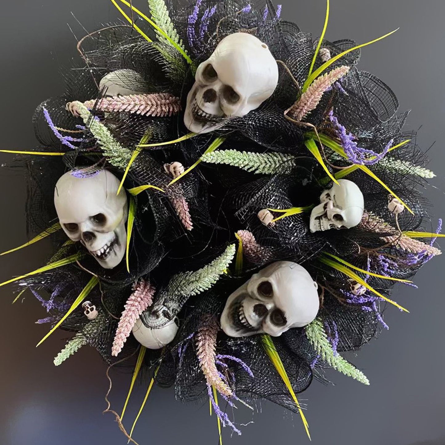 Rdeuod Holiday Black Mesh Skull Head Wreath Simulation Wreath Ghost Festival Party Decoration Props,Holiday Decor,blue