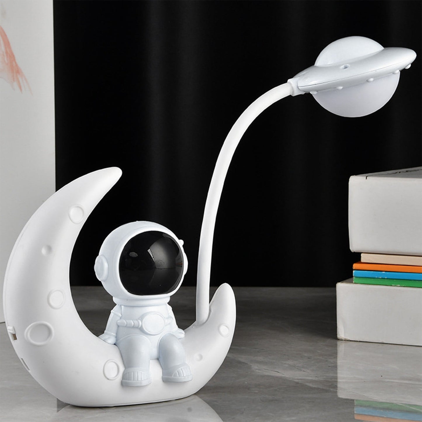Rdeuod Lamp,Spaceman Lamp Astronaut LED Table Lamp Wireless Bedside Lamp For Home Bedroom Kids Boys Birthday Gifts,White,White,One Size
